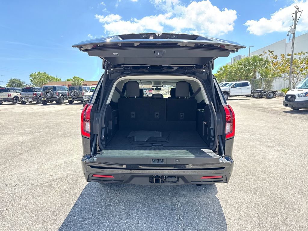 Certified 2025 Ford Expedition Max Active RWD image 30