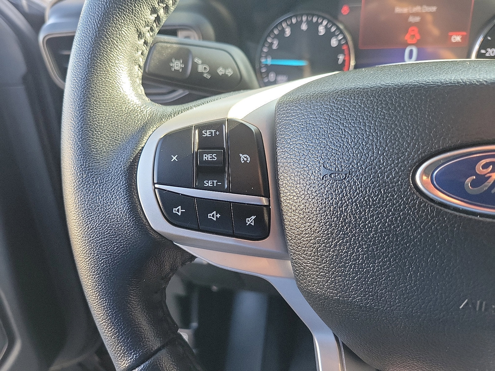 Certified 2022 Ford Explorer XLT image 7