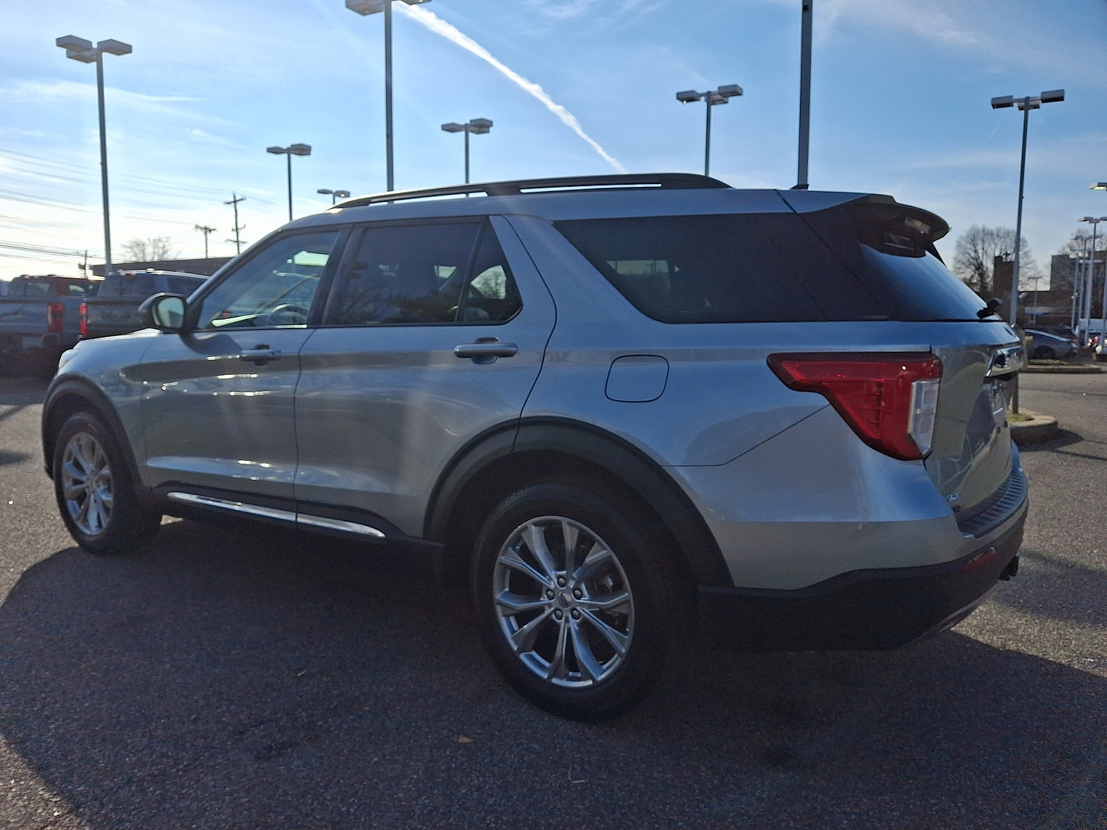 Certified 2024 Ford Explorer XLT w/ Equipment Group 202A image 4