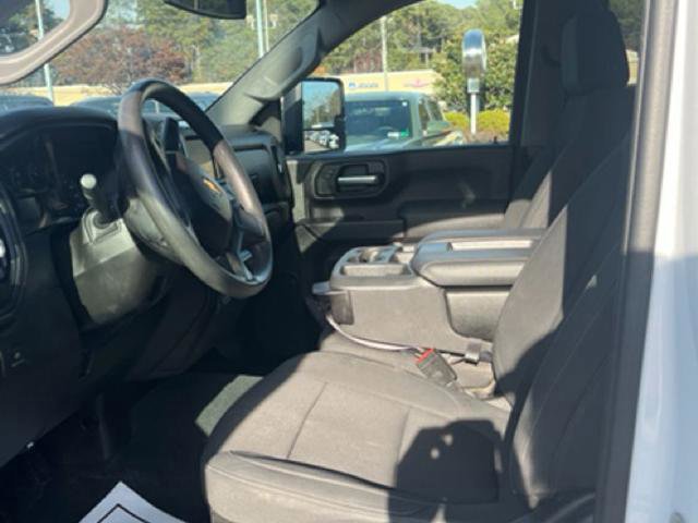 Used 2021 Chevrolet Silverado 2500 Custom w/ Custom Value Package image 12