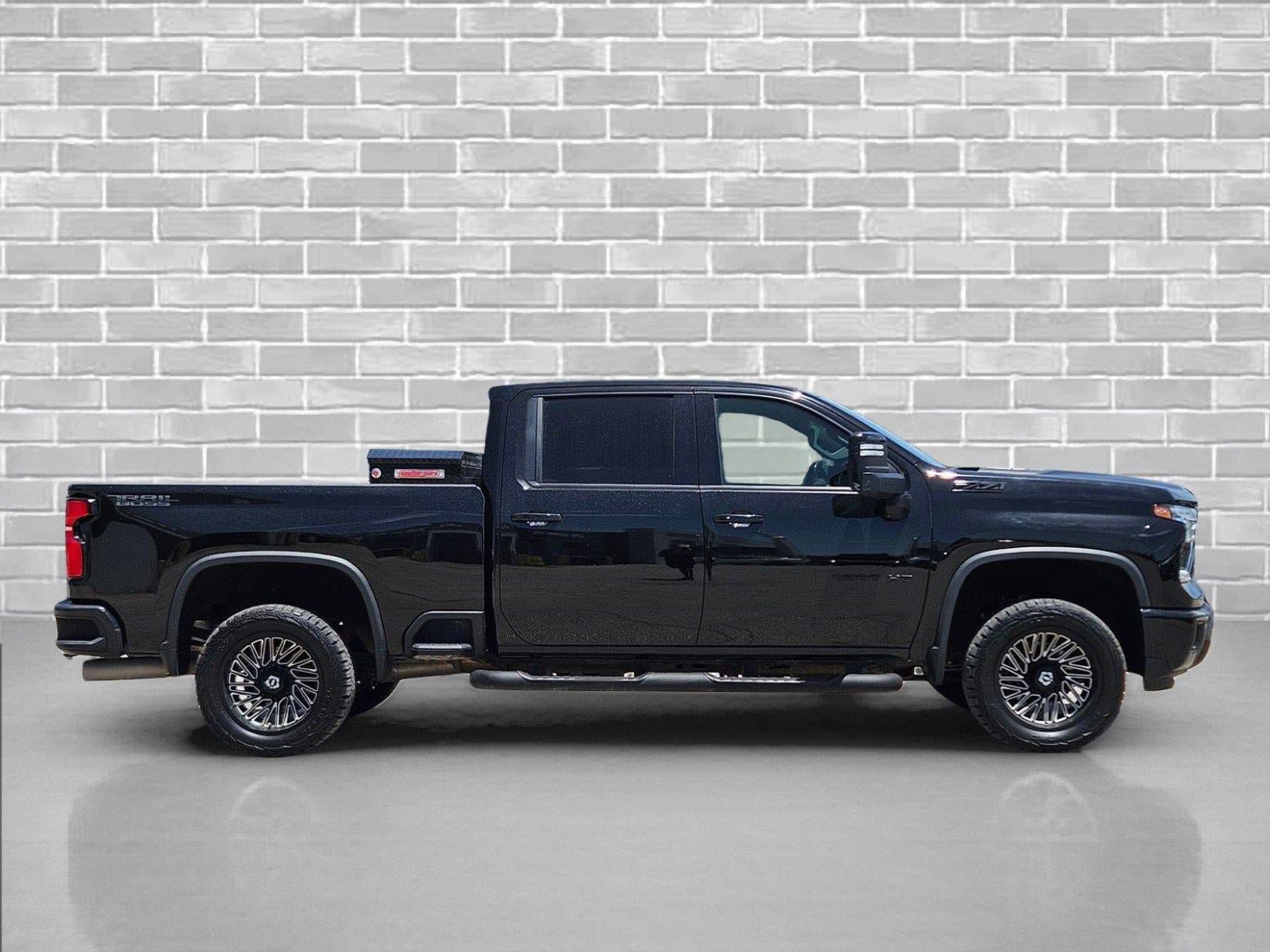 Used 2025 Chevrolet Silverado 2500 LTZ w/ Trail Boss Package AWD/4WD image 4
