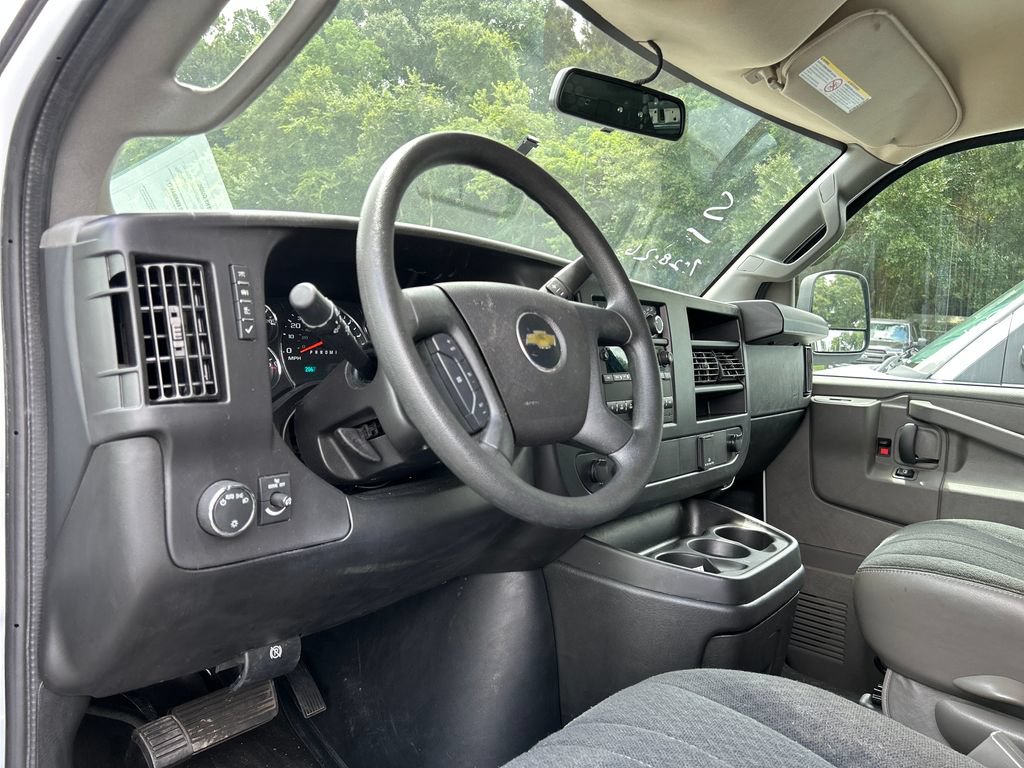 Used 2025 Chevrolet Express 2500 w/ Driver Convenience Package RWD image 10