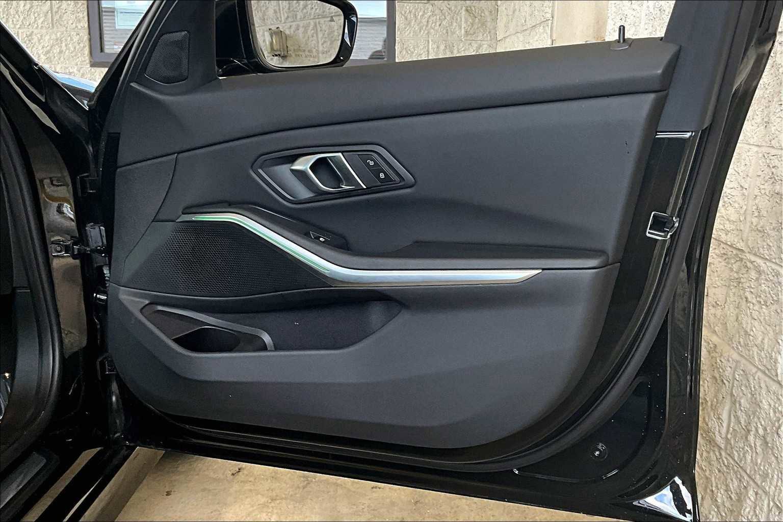 Used 2024 BMW 330e w/ Convenience Package image 22