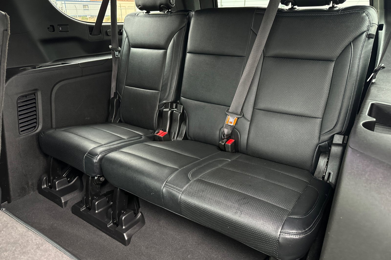 Used 2024 GMC Yukon XL SLE image 16