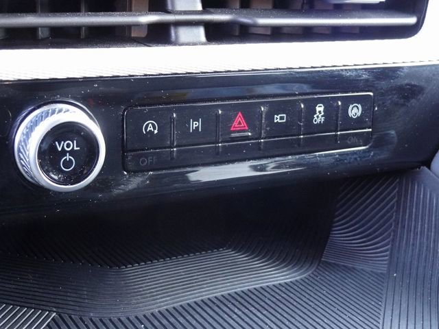Certified 2025 Ford Explorer Active AWD/4WD image 33