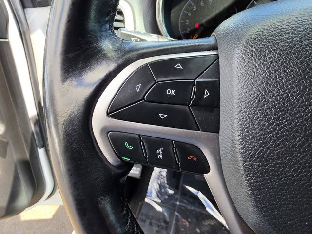 Used 2020 Jeep Grand Cherokee Altitude AWD/4WD image 21