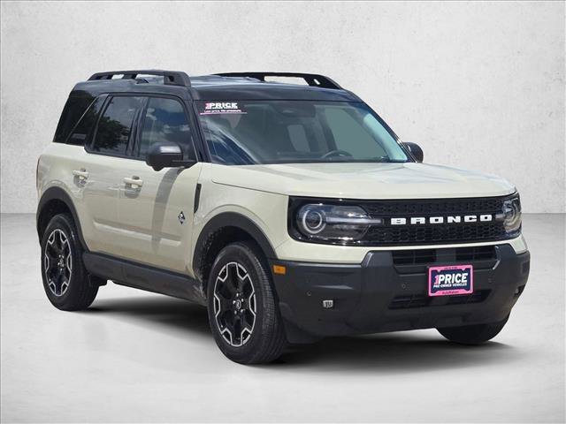 Certified 2025 Ford Bronco Sport Outer Banks w/ Outer Banks Tech Package+ AWD/4WD image 3