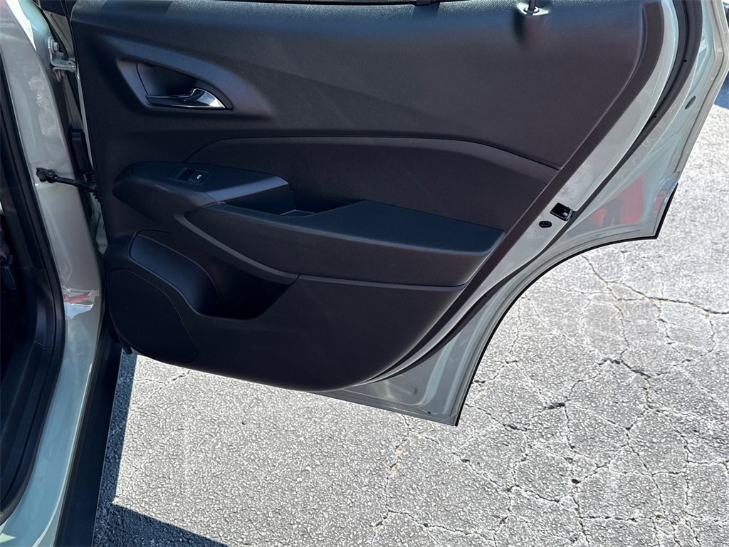 Used 2024 Chevrolet Trax RS w/ Driver Confidence Package image 16