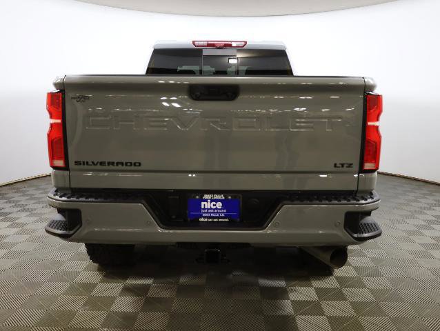 Used 2024 Chevrolet Silverado 3500 LTZ w/ LTZ Plus Package image 3