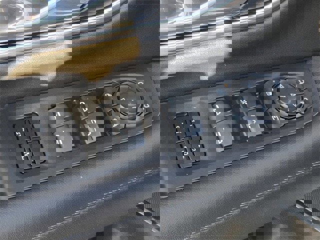 Used 2021 Chevrolet Suburban Z71 w/ Luxury Package image 13