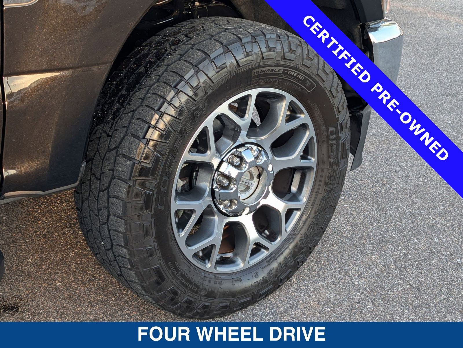 Certified 2020 Ford F350 Lariat w/ FX4 Off-Road Package image 12