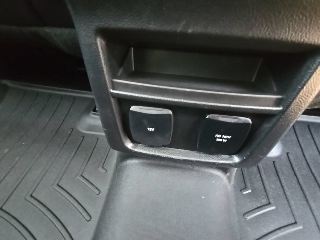Certified 2019 Ford Edge Titanium w/ Cold Weather Package AWD/4WD image 32