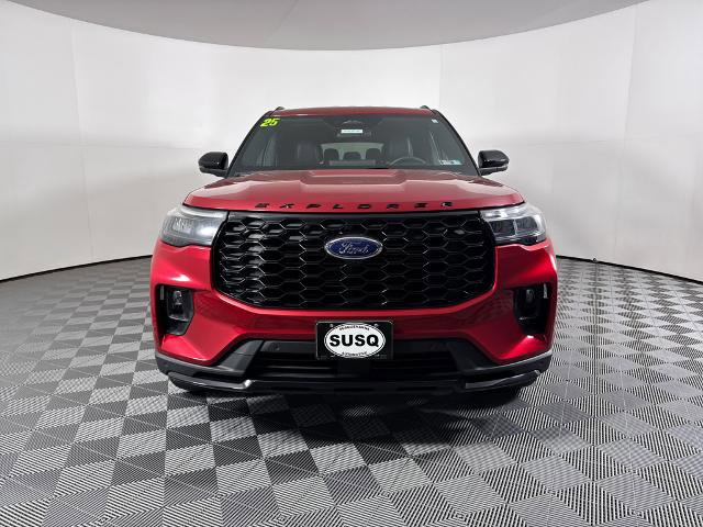 Certified 2025 Ford Explorer ST-Line w/ ST-Line Street Pack image 2