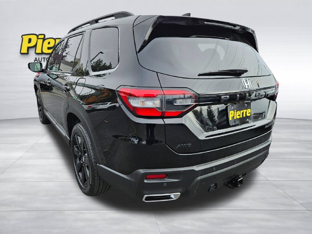 Used 2025 Honda Pilot Black Edition image 3