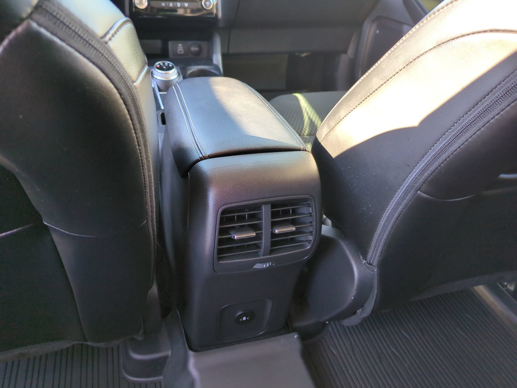 Certified 2025 Ford Escape SE FWD image 32