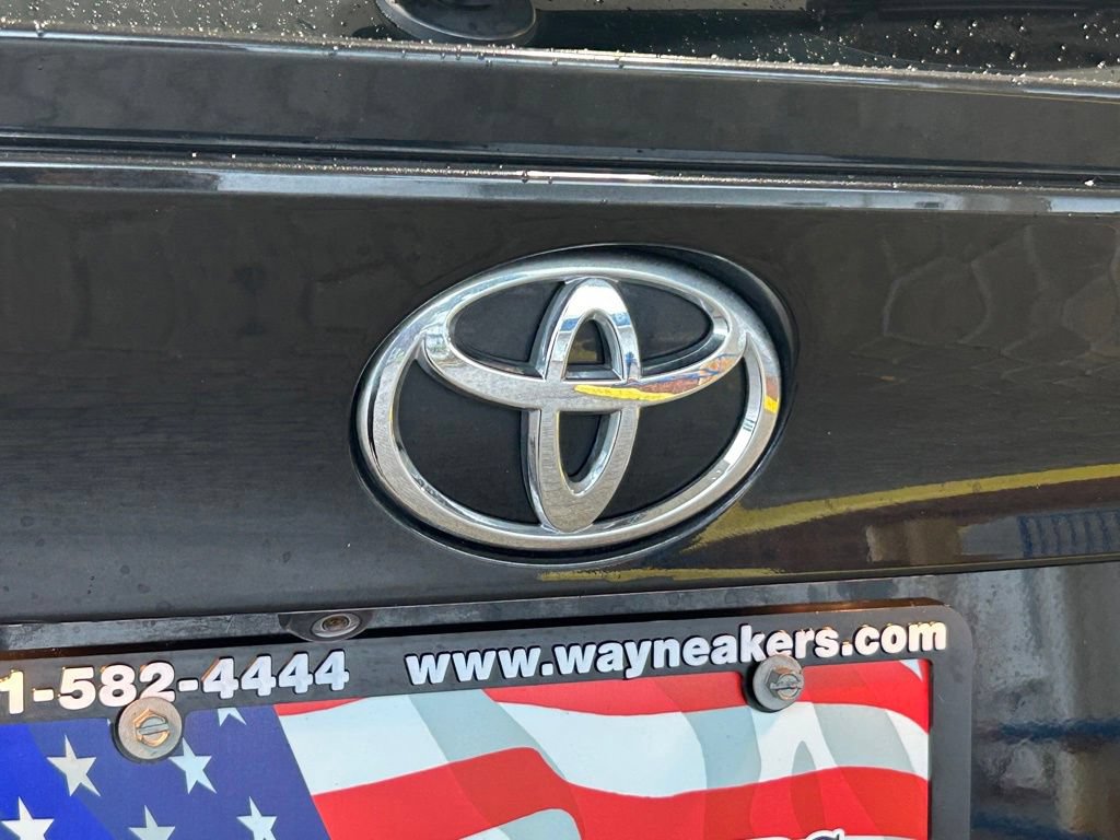 Used 2019 Toyota C-HR XLE FWD image 19
