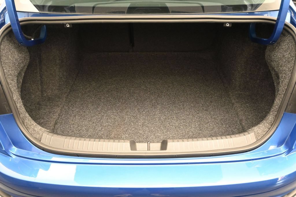Used 2024 Volkswagen Jetta SE FWD image 16