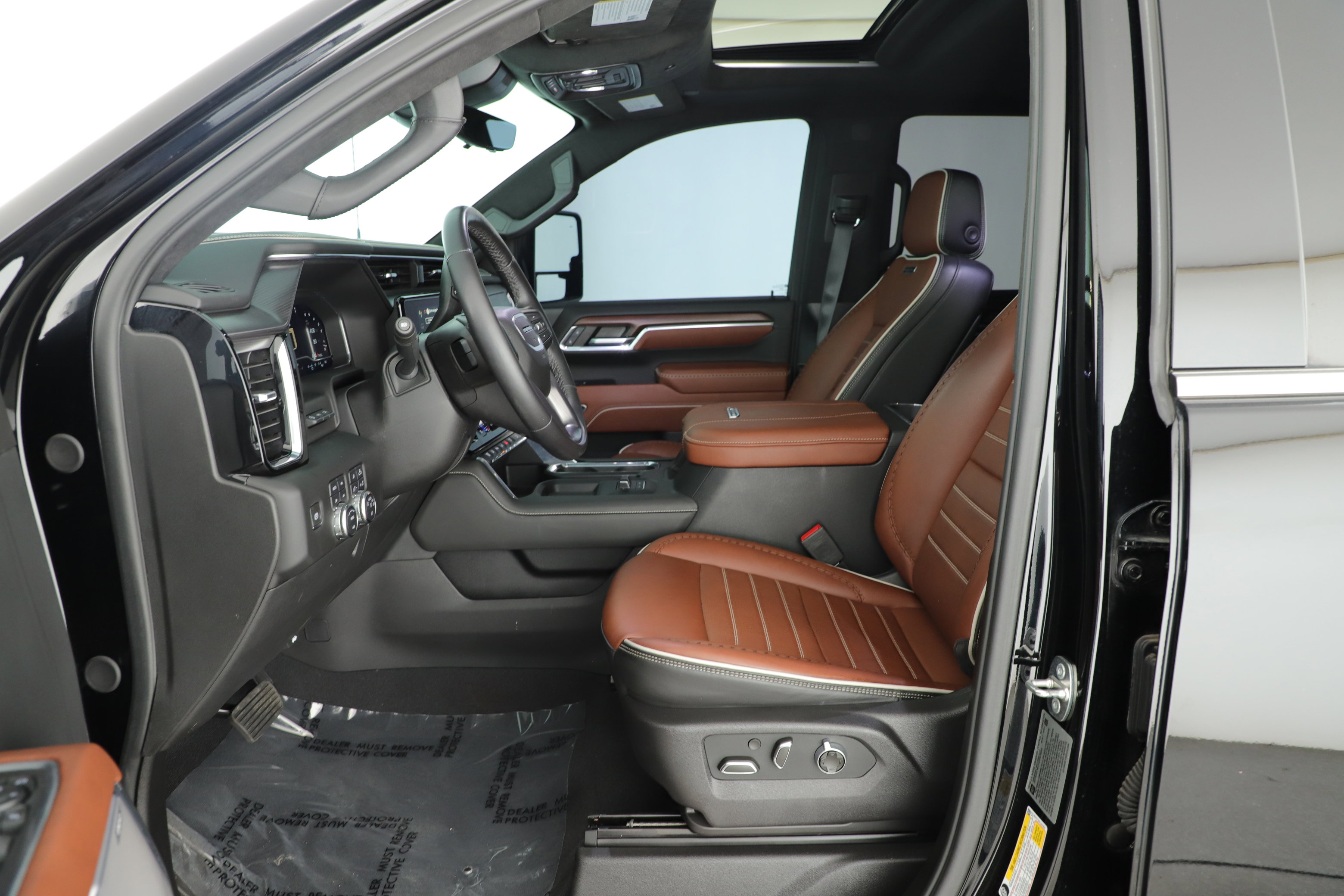 Used 2024 GMC Sierra 2500 Denali Ultimate AWD/4WD image 8