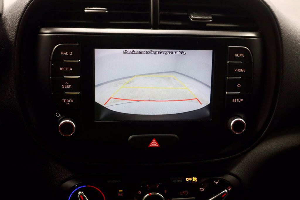 Used 2020 Kia Soul LX FWD image 2