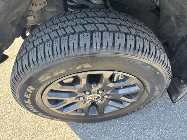 Used 2023 Toyota Tundra Platinum AWD/4WD image 2