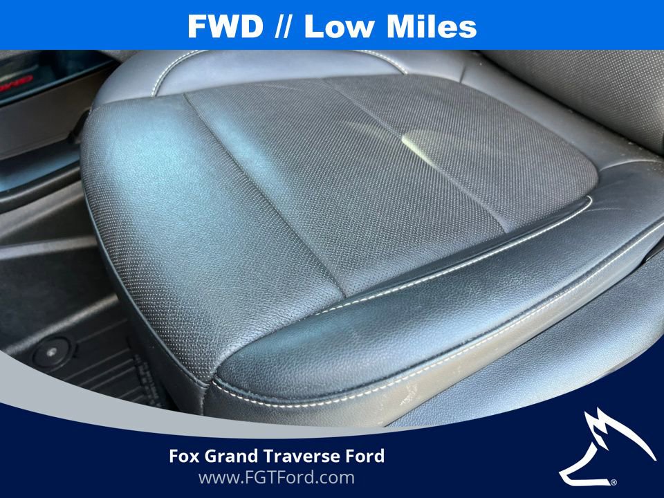 Used 2023 GMC Acadia SLT image 12