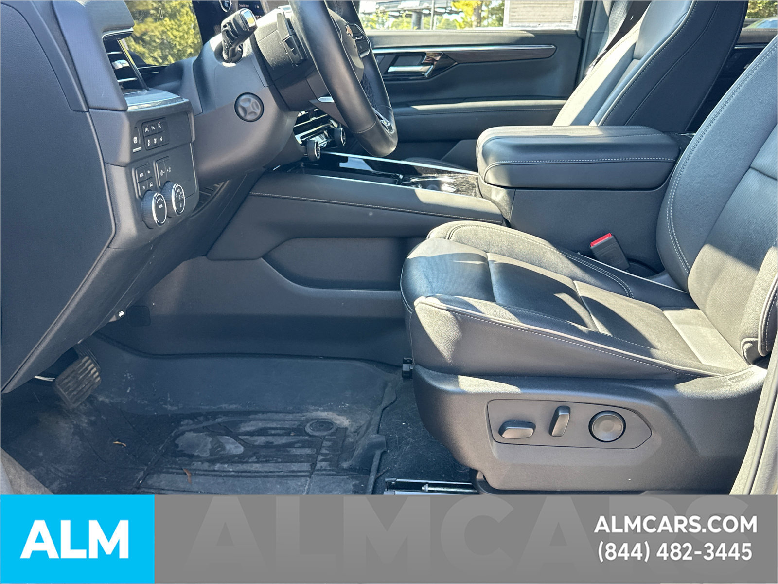 Used 2025 Chevrolet Tahoe Premier AWD/4WD image 10