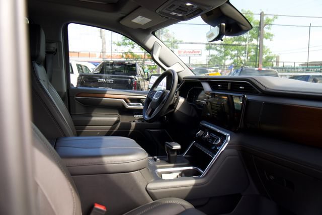 Used 2024 GMC Sierra 1500 Denali w/ Technology Package AWD/4WD image 30