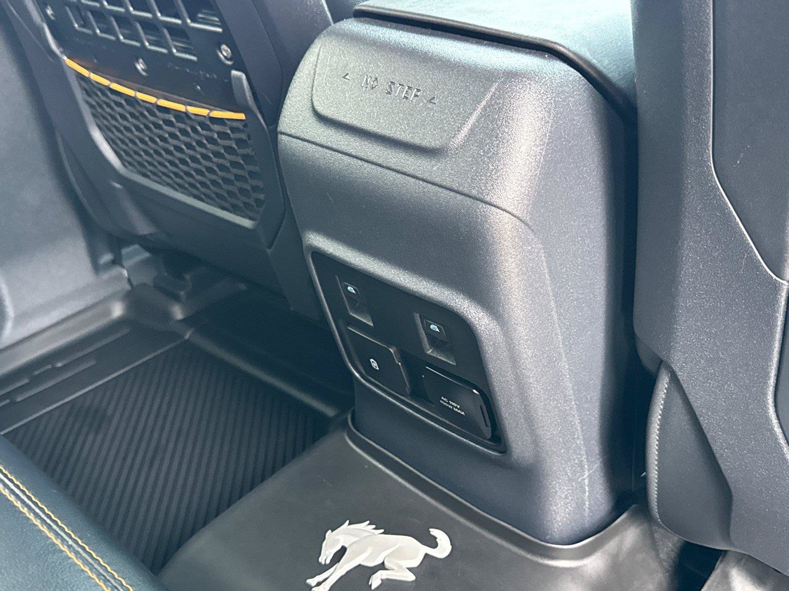 Certified 2022 Ford Bronco Badlands AWD/4WD image 18