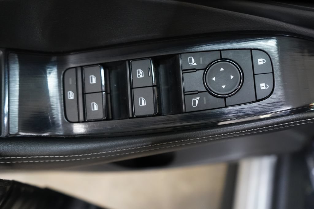 Used 2025 Nissan Rogue SV FWD image 29