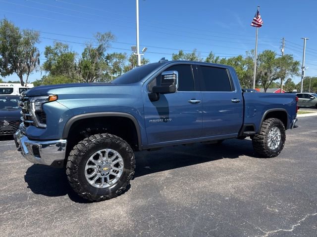 Used 2025 Chevrolet Silverado 2500 LTZ AWD/4WD image 10