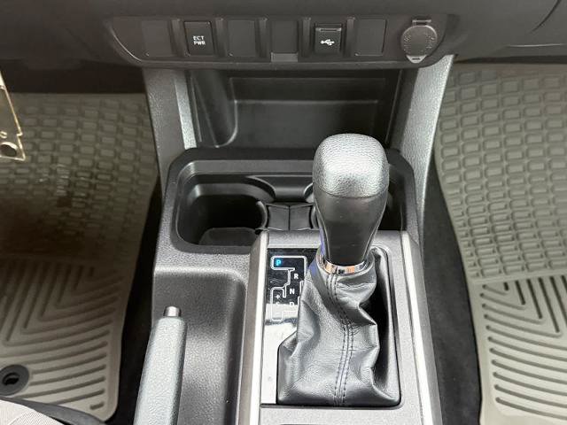 Used 2022 Toyota Tacoma SR5 RWD image 19