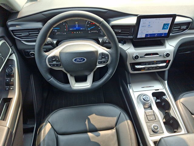 Certified 2023 Ford Explorer XLT w/ Equipment Group 202A AWD/4WD image 13