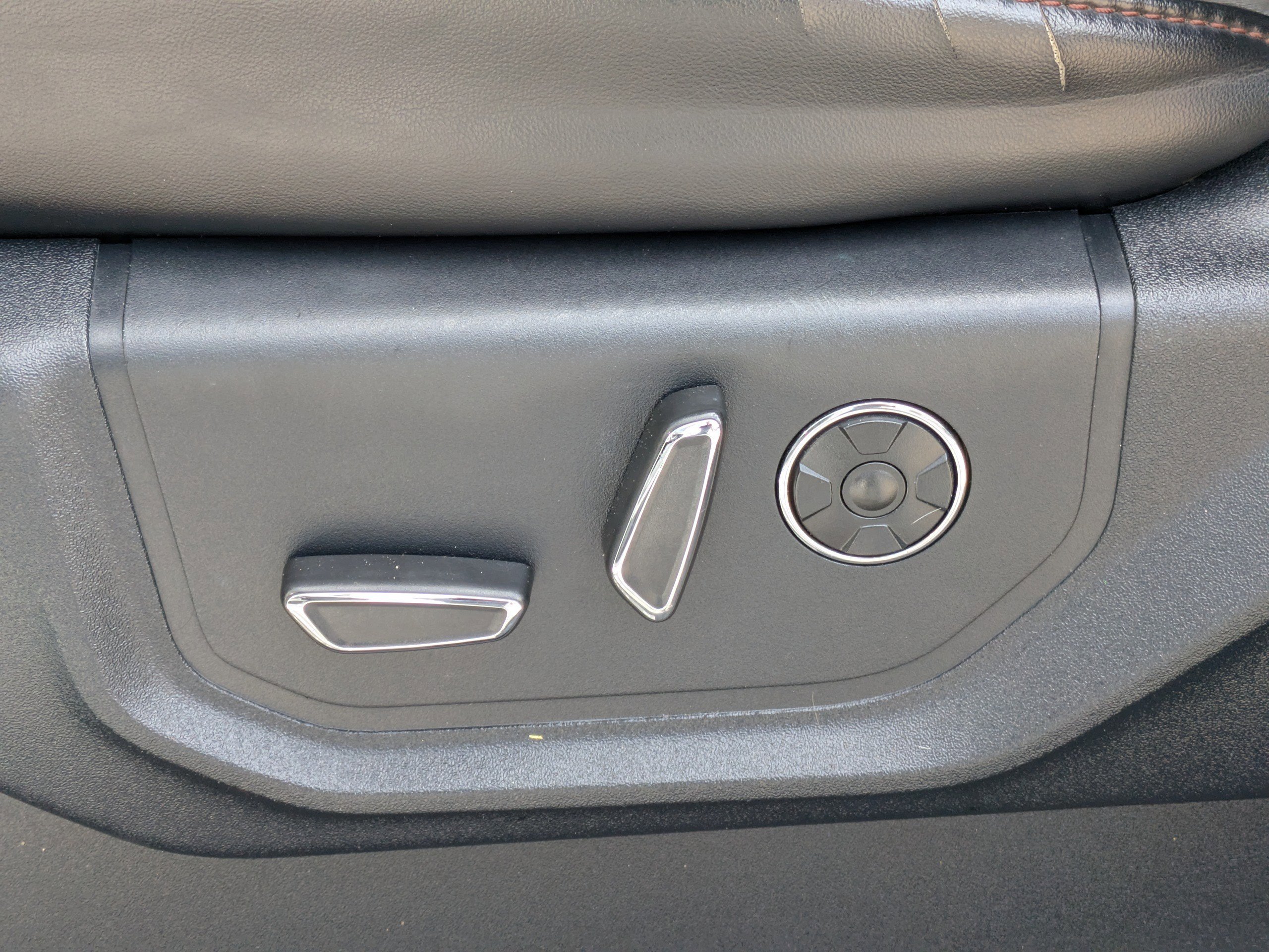 Certified 2021 Ford F250 Platinum w/ FX4 Off-Road Package image 25