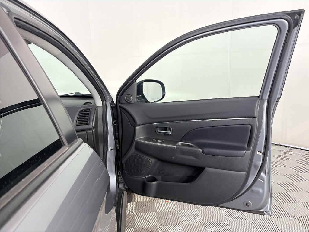 Used 2024 Mitsubishi Outlander Sport SE AWD/4WD image 28