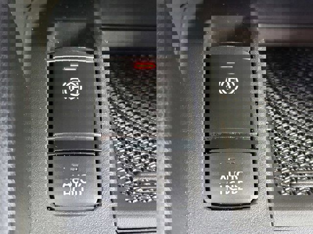 Used 2023 Nissan Kicks SR w/ Exterior Package image 22