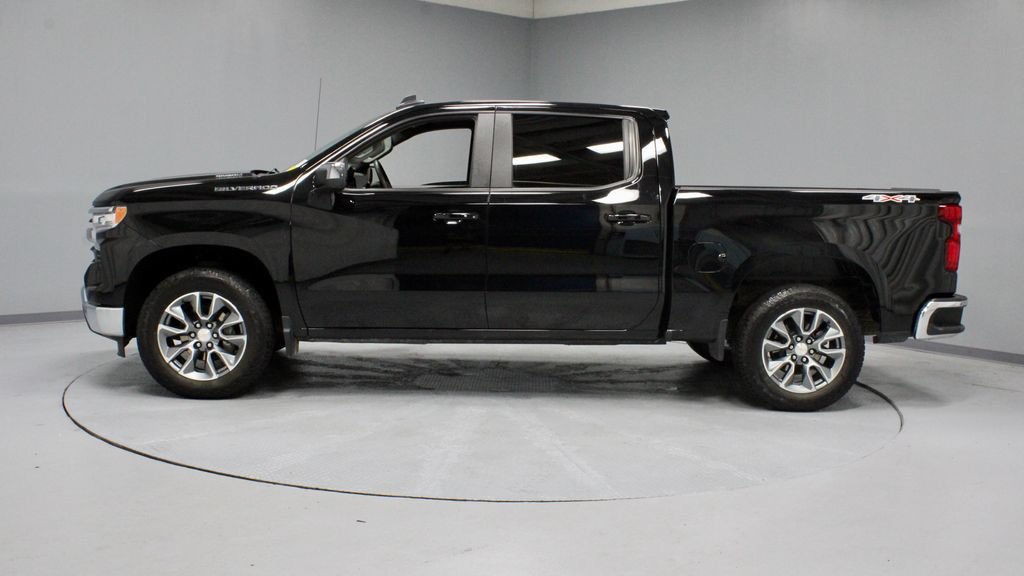 Used 2025 Chevrolet Silverado 1500 LT AWD/4WD image 8