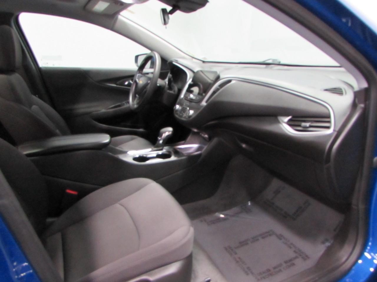 Used 2023 Chevrolet Malibu LT FWD image 17