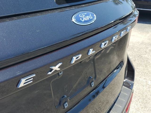 Certified 2025 Ford Explorer Active RWD image 5