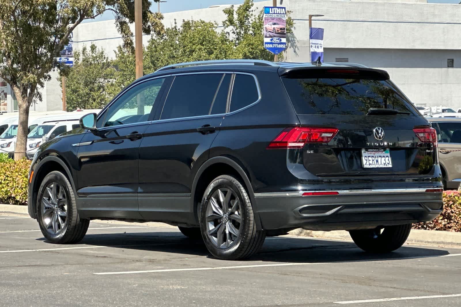 Used 2023 Volkswagen Tiguan SE AWD/4WD image 7