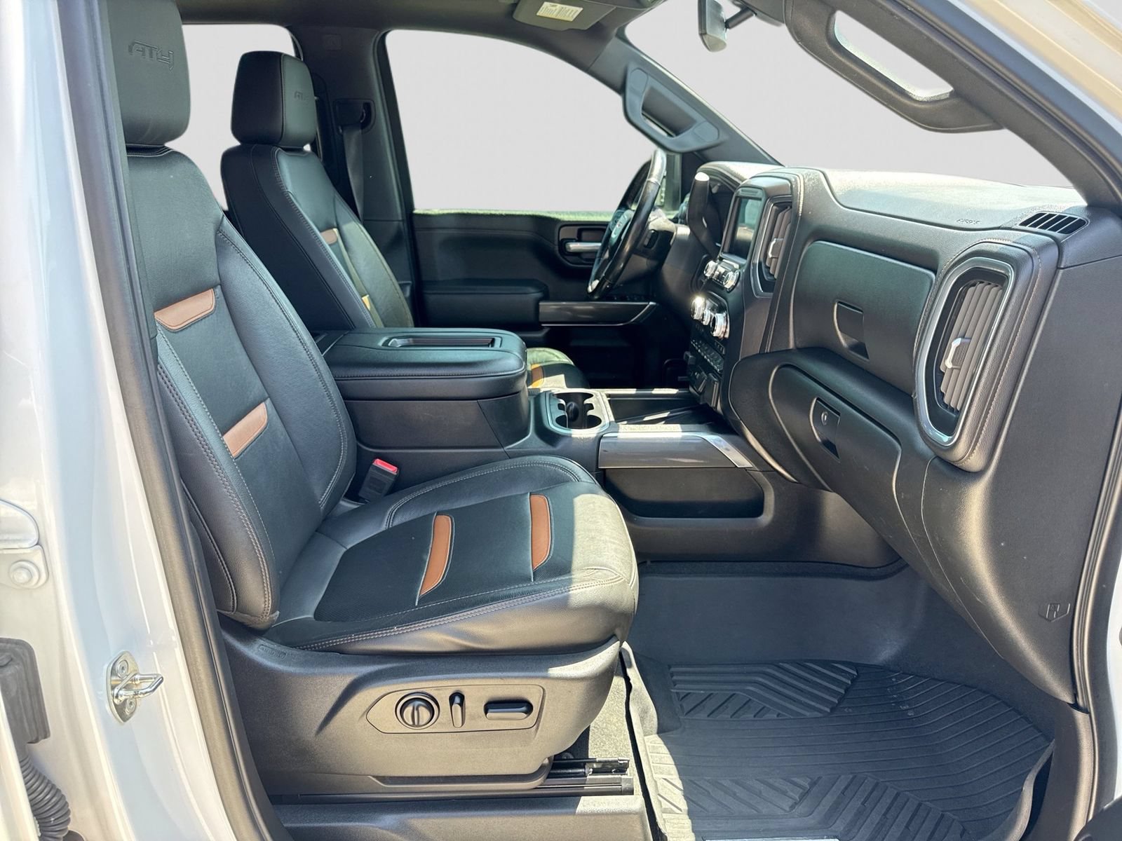 Used 2020 GMC Sierra 1500 AT4 w/ AT4 Premium Package AWD/4WD image 25