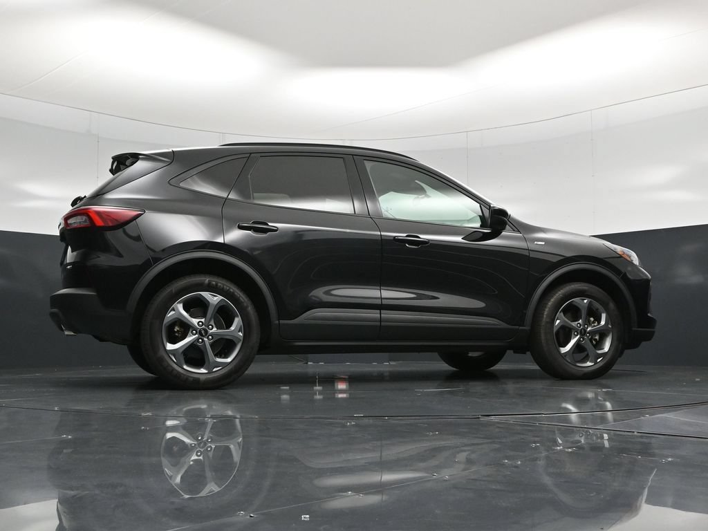 Certified 2025 Ford Escape ST-Line Select AWD/4WD image 44