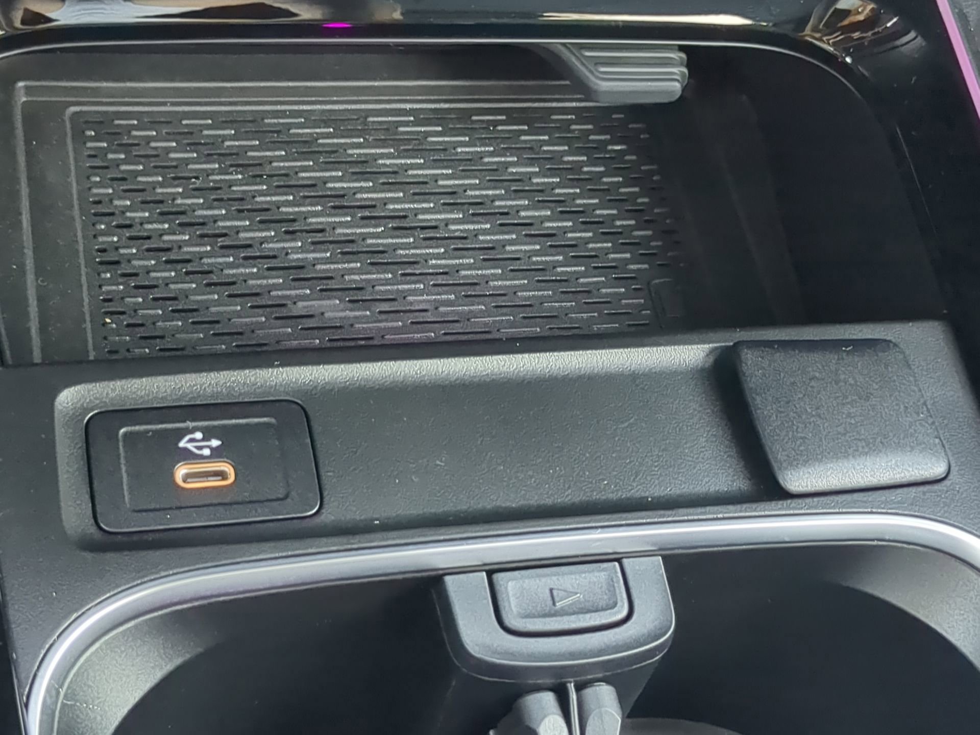 Used 2025 Mercedes-Benz EQB 300 4MATIC image 62