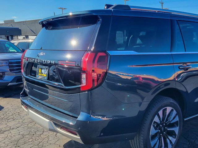 Certified 2025 Ford Expedition Platinum w/ Driver's Package image 6