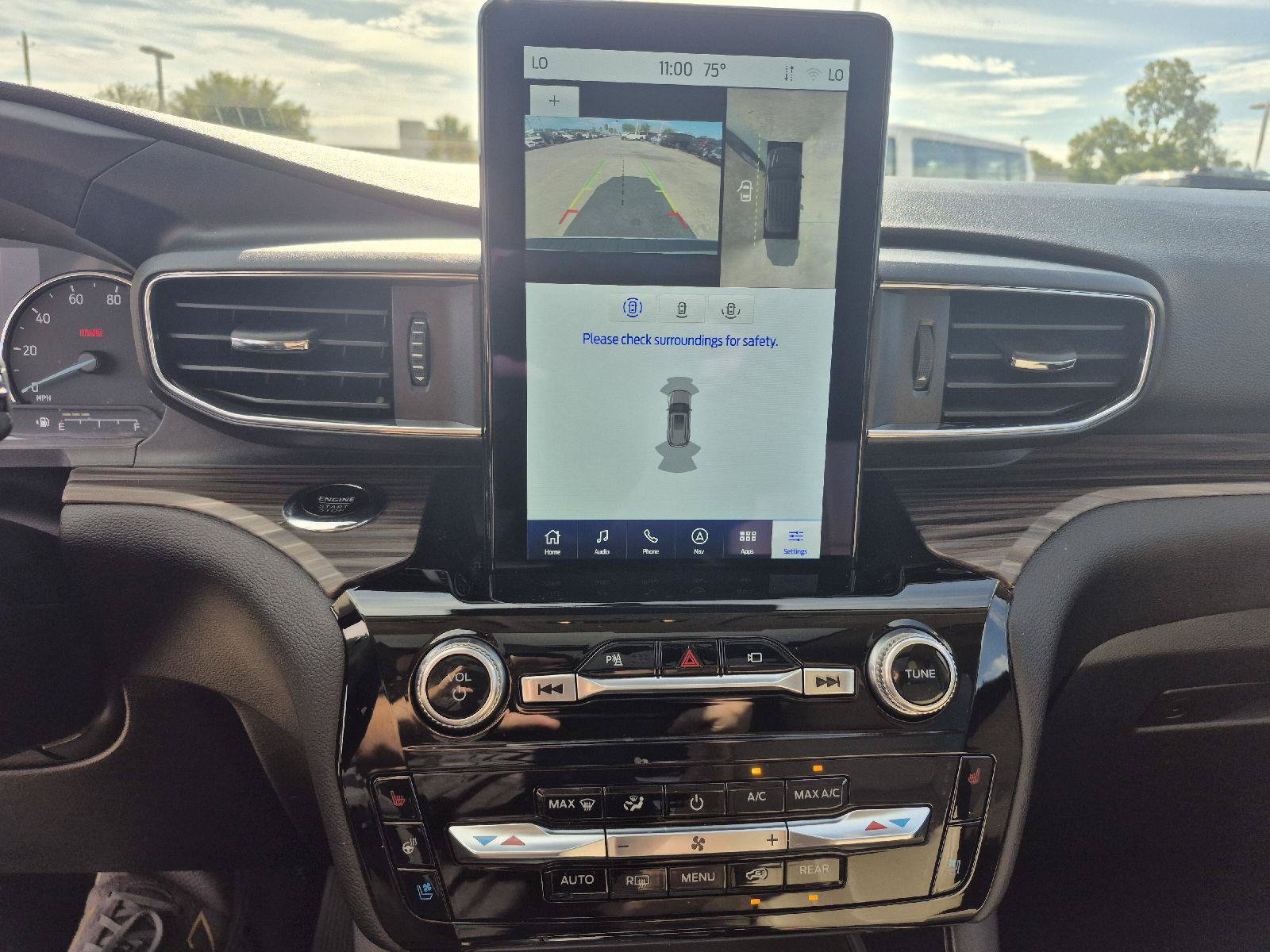 Certified 2023 Ford Explorer Limited w/ Limited Technology Package RWD image 5
