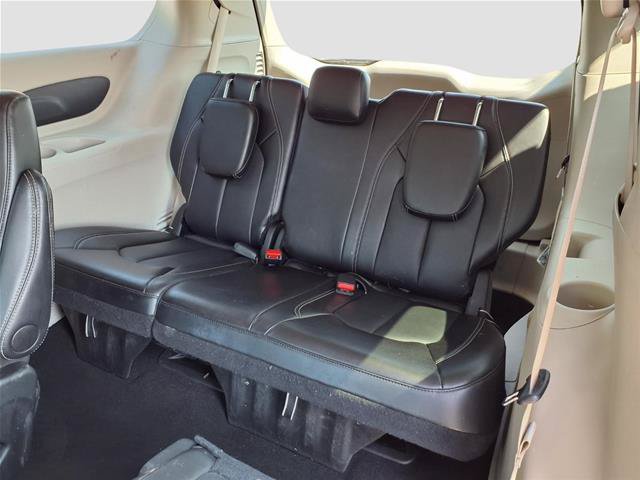 Used 2024 Chrysler Pacifica Touring-L FWD image 22