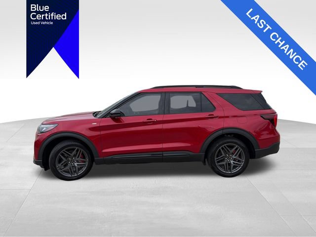 Certified 2025 Ford Explorer ST-Line w/ Premium Package AWD/4WD image 3