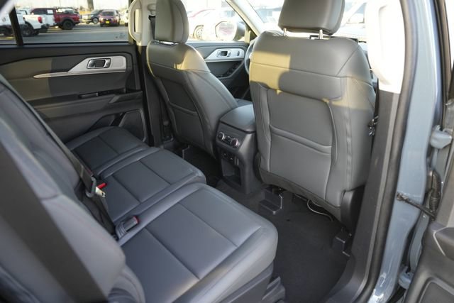 Certified 2025 Ford Explorer Active w/ Active Comfort Package image 16