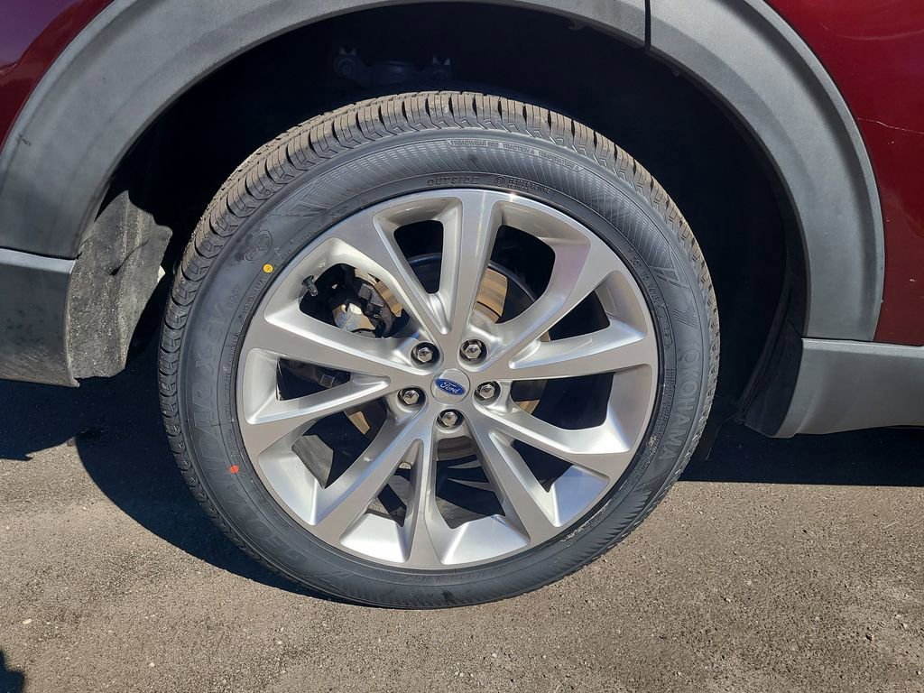 Certified 2022 Ford Explorer Platinum w/ Equipment Group 601A image 5