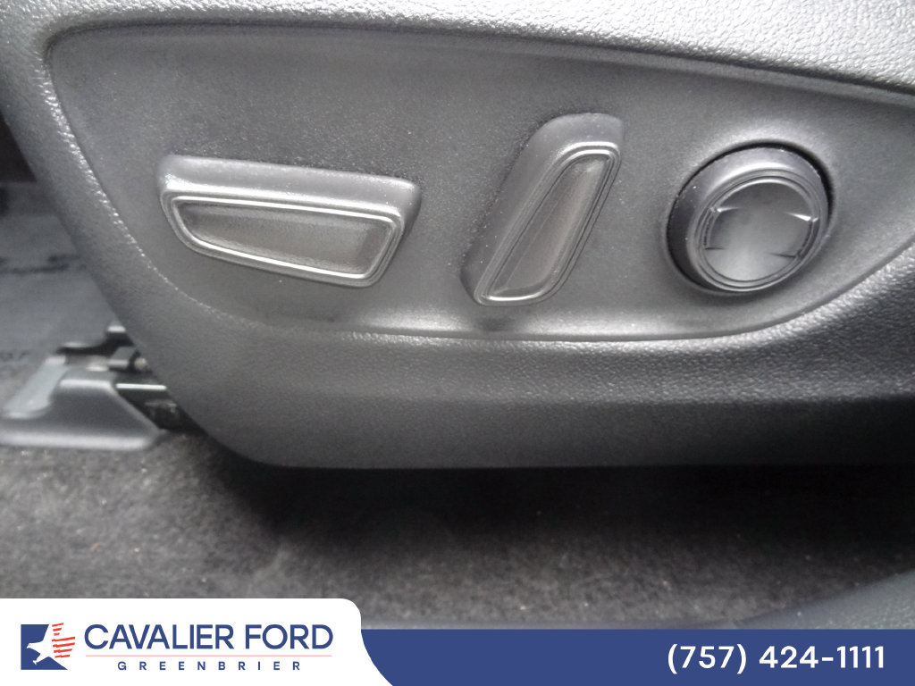 Used 2023 Toyota Highlander XLE FWD image 7
