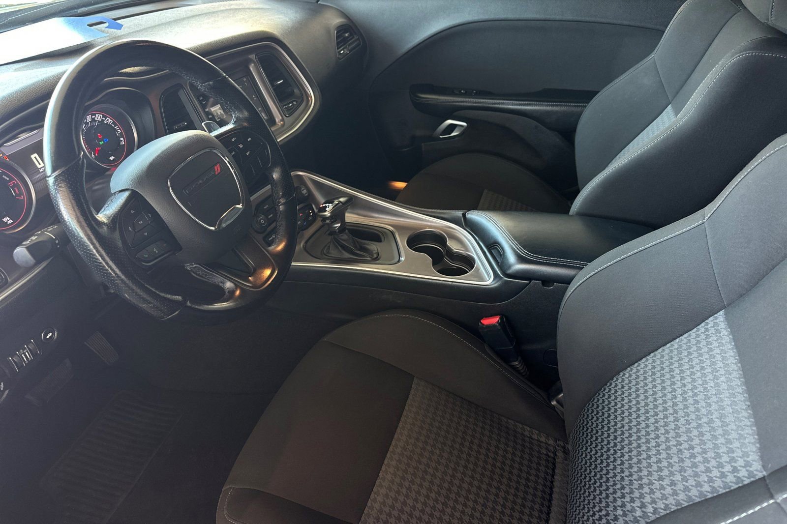 Used 2022 Dodge Challenger R/T RWD image 8